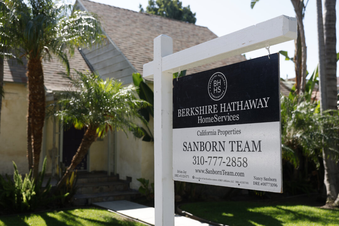 US Home Delistings Decline as Sellers Become More Willing to Make Deals