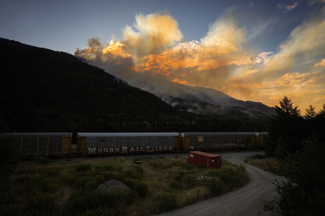 Evacuations Expand South on Okanagan Lake, as More Mexican Fire Crews Arrive in BC