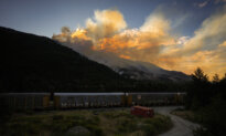 Metro Vancouver Wildfire Prompts Evacuation Alerts as Fraser Canyon Residents Go Home