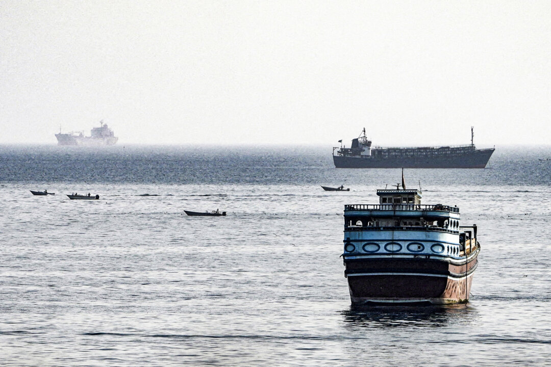 Iran, Oman Near Deal on New Hormuz Shipping Route