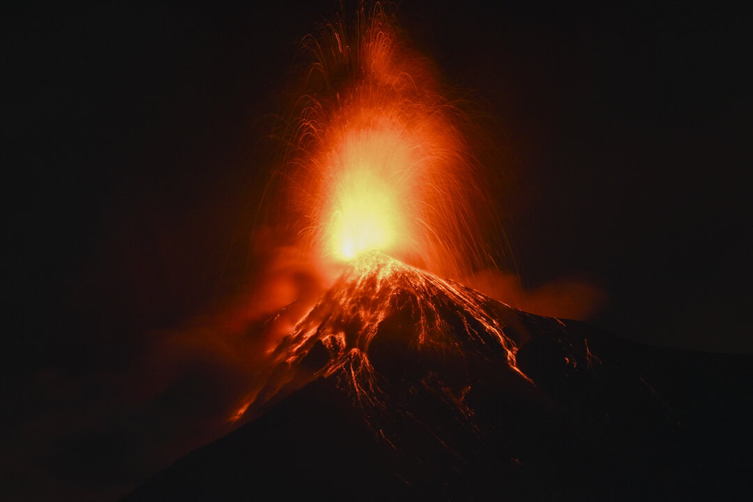 Week in Photos: Volcano Eruption, Earthquakes, and Extreme Summer Heat