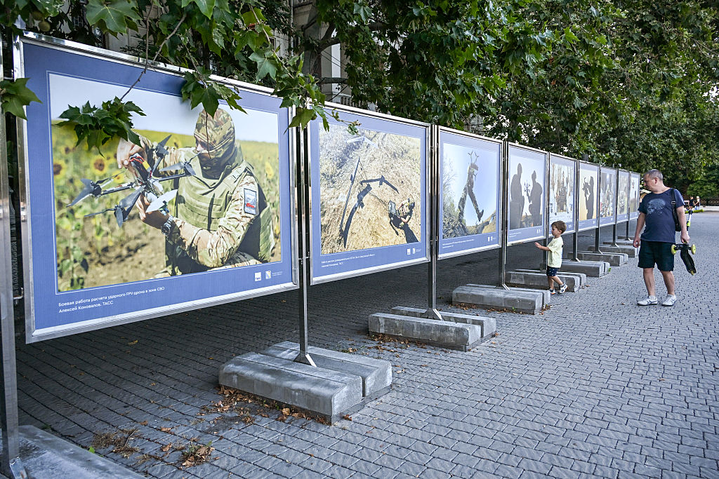 RUSSIA-UKRAINE-CRIMEA-CONFLICT-LIFESTYLE
