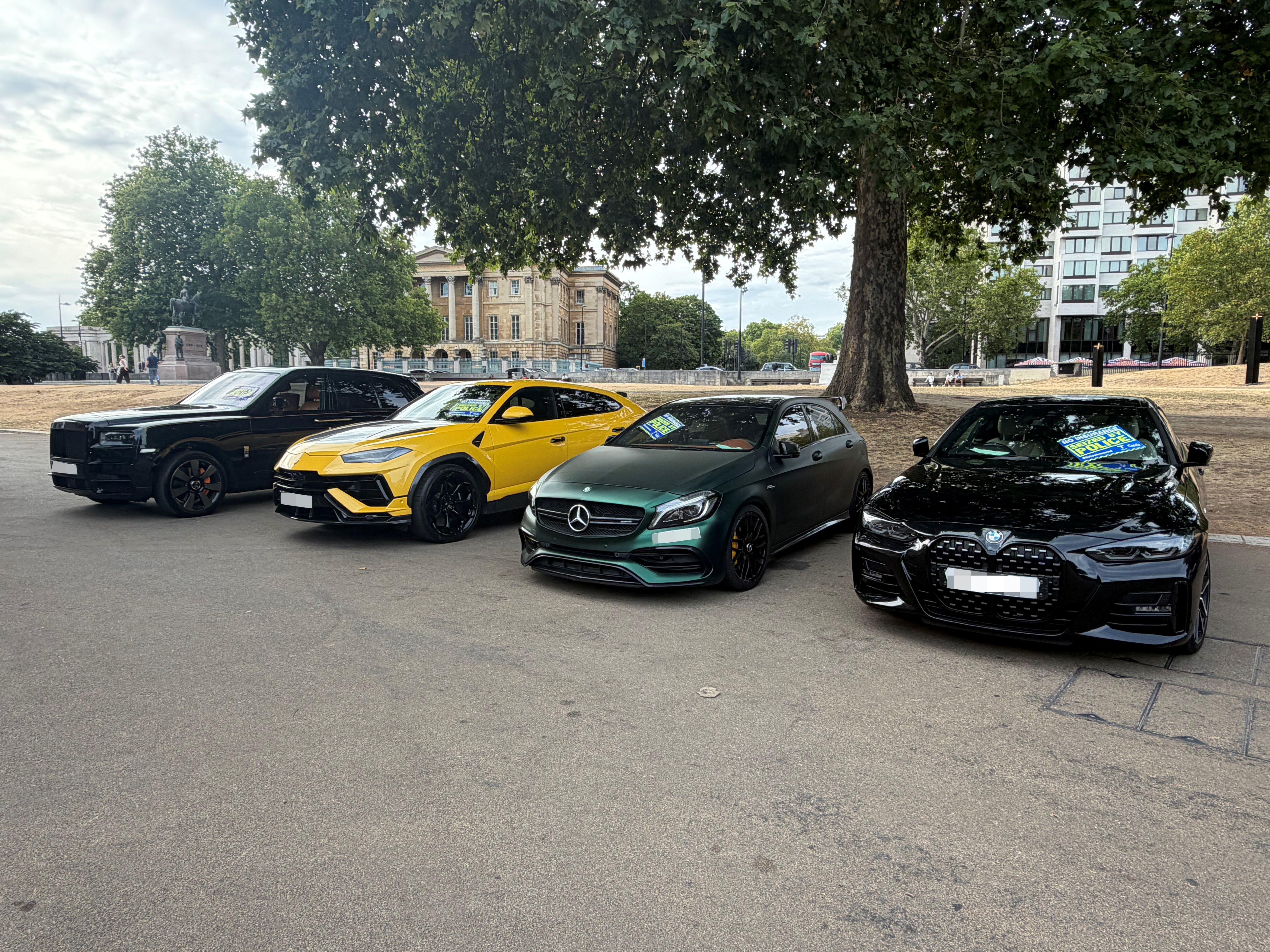 multi-Seized-vehicles---including-a-Rolls-Royce-Cullinan-and-a-Rolls-Royce-Urus---at-Wellington-Arch_11zon