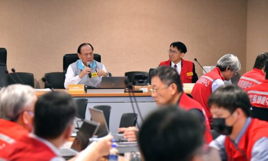 Taiwan Throttles Mobile Data in Wartime Communications Drill