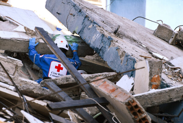Search-and-Rescue Teams Continue Work After Colombia Earthquake