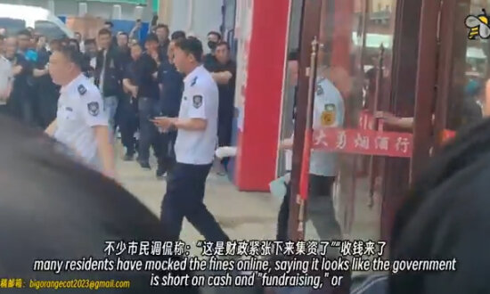Chinese Merchants Shut Shops as Inspection Fears Spread Across Provinces