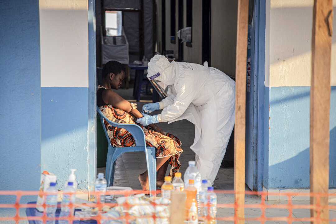 Canada Extends Ebola-Related Travel Restrictions Through End of November