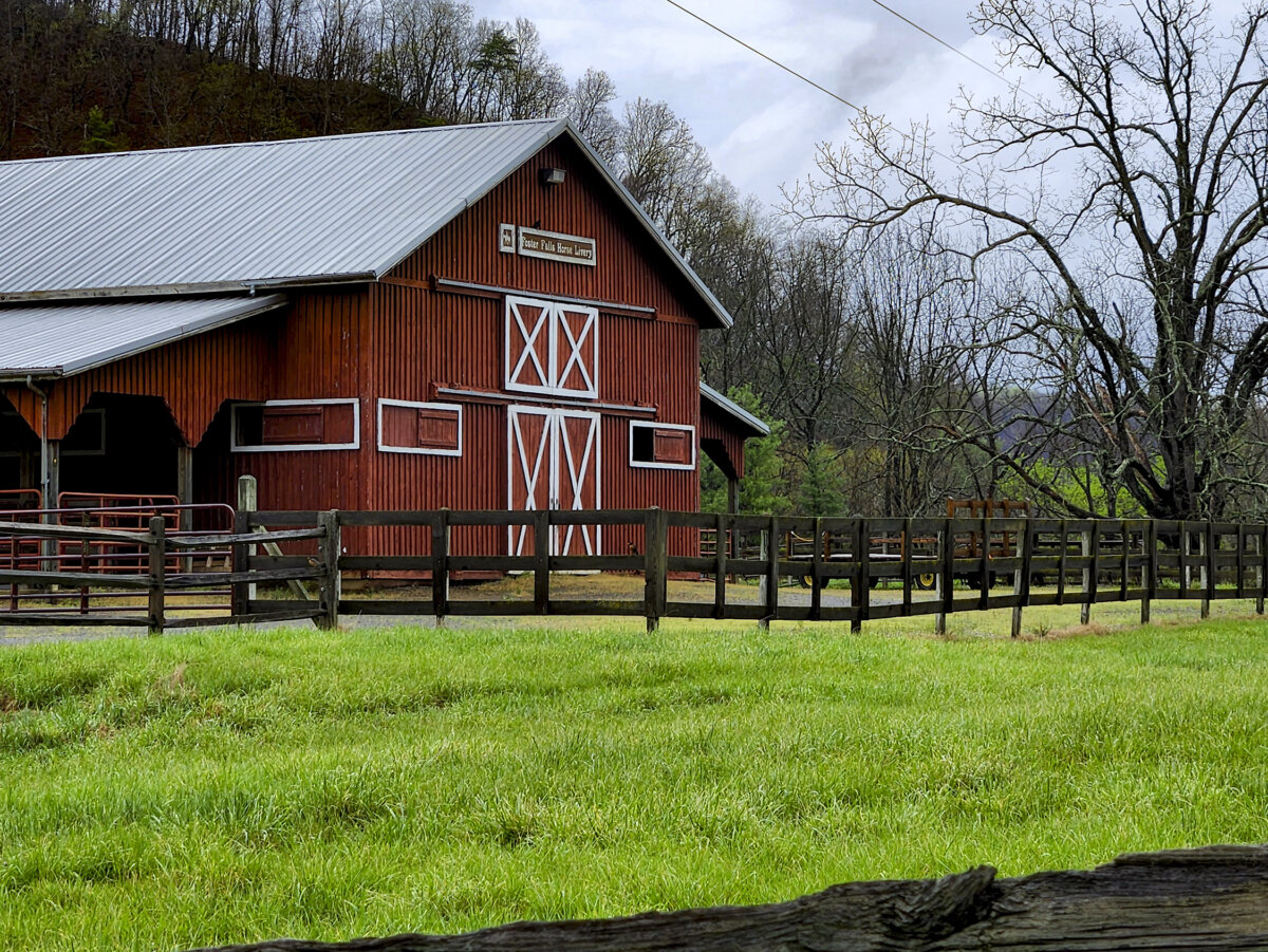 A riverside barn in Virginia's New River Trail State Park offers both photography and painting inspiration. (Myscha Theriault/TNS)