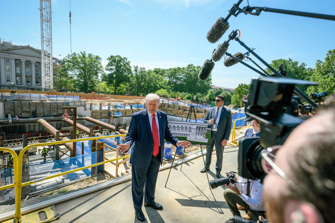 Trump Admin Asks Supreme Court to Let It Keep Building White House Ballroom