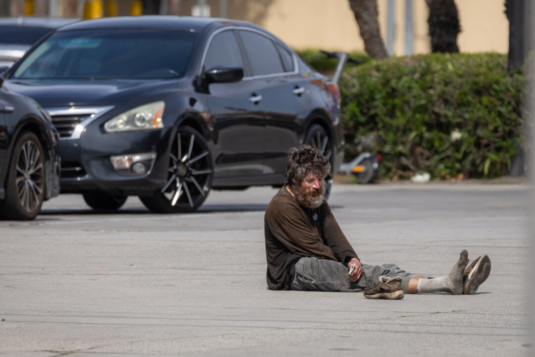 HHS Awards $42.3 Million to Push ‘Treatment First’ Model for Homelessness and Addiction