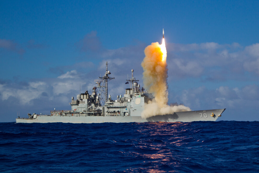 “US Strengthens Defense: Pentagon Boosts Missile Interceptor Production with Patriotic Companies Boeing and RTX”