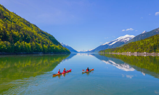 Beyond the Ice: The Warm, Unexpected Magic of Alaskan Summers