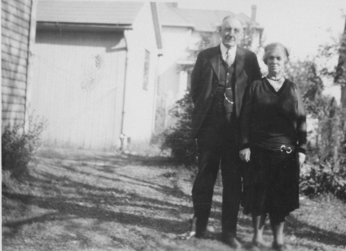 John Wagner waits a long time to marry his 102-year-old sweetheart. (Public Domain)