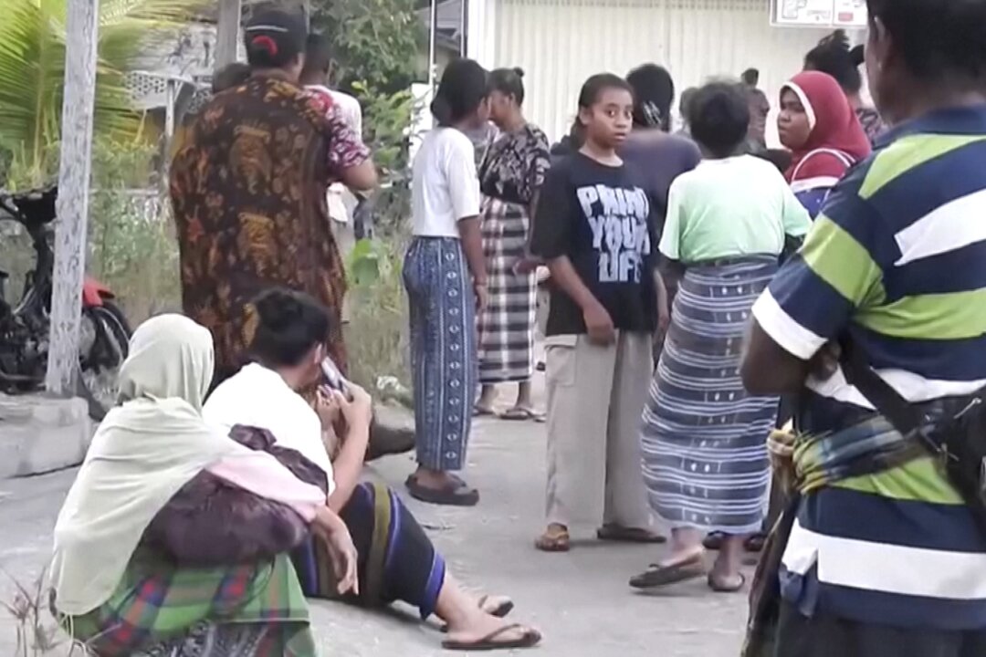7.7 Magnitude Earthquake Kills at Least 47 in Indonesia