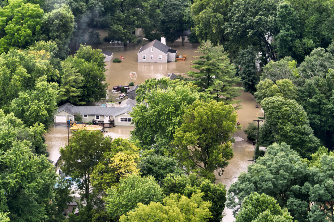 “Tragedy Strikes as Indiana Community Mourns Loss of 5 Lives to Devastating Floods”