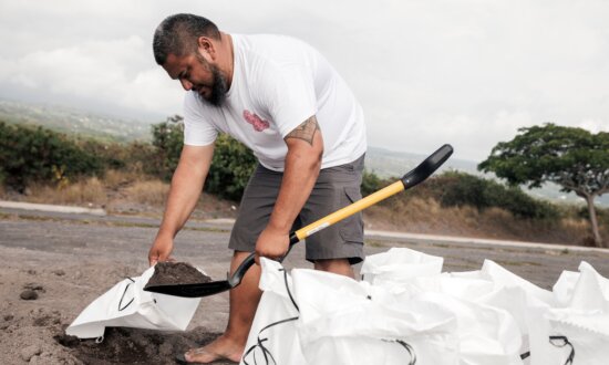 Hawaii’s Big Island Prepares as Lala Strengthens to Hurricane Ahead of Possible Landfall