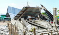 Thousands Evacuate After Indonesia Quake Kills 53, Aftershocks Hamper Rescue Efforts