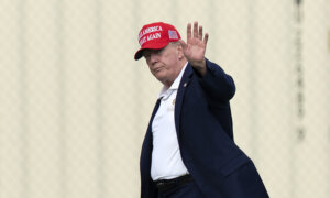 Trump Scales Back South Korea Military Drills; DNC Meeting Exposes Cracks Within Democratic Party | NTD Good Morning (Aug 17)