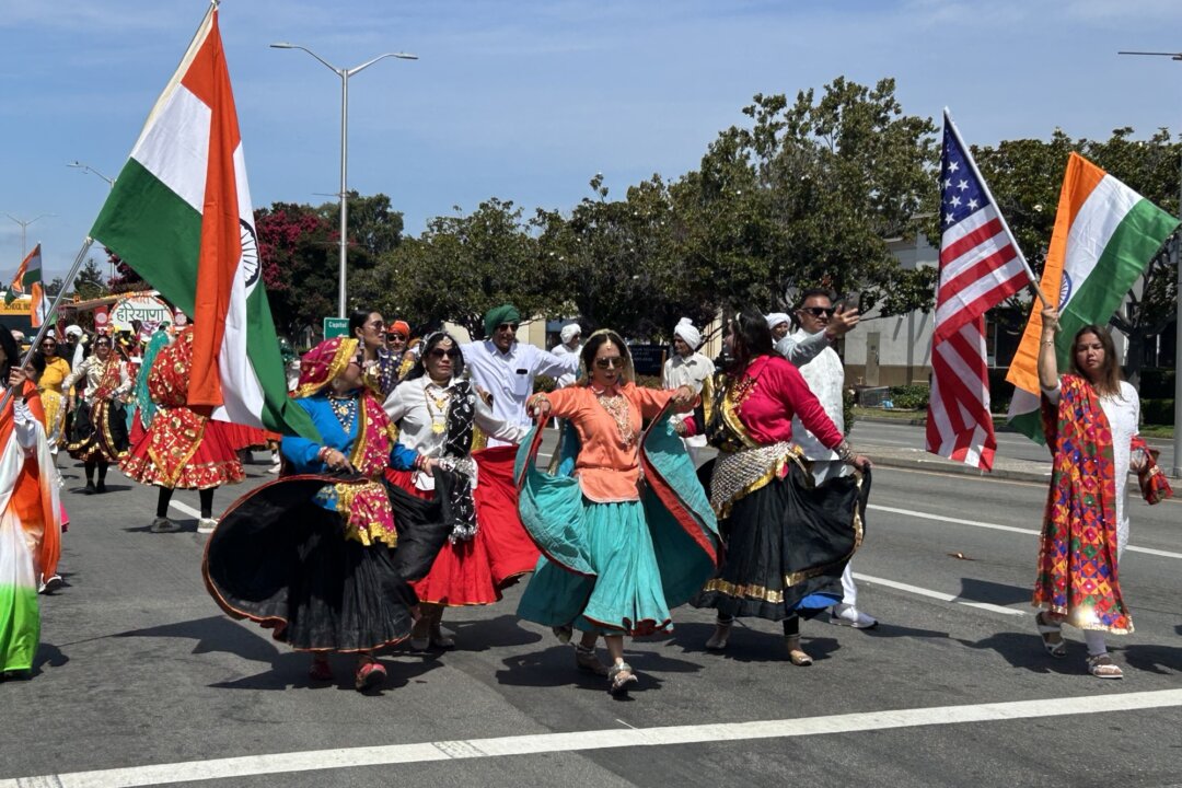 Indian Independence Day Parade in Fremont Brings Diverse Ethnic Communities Together