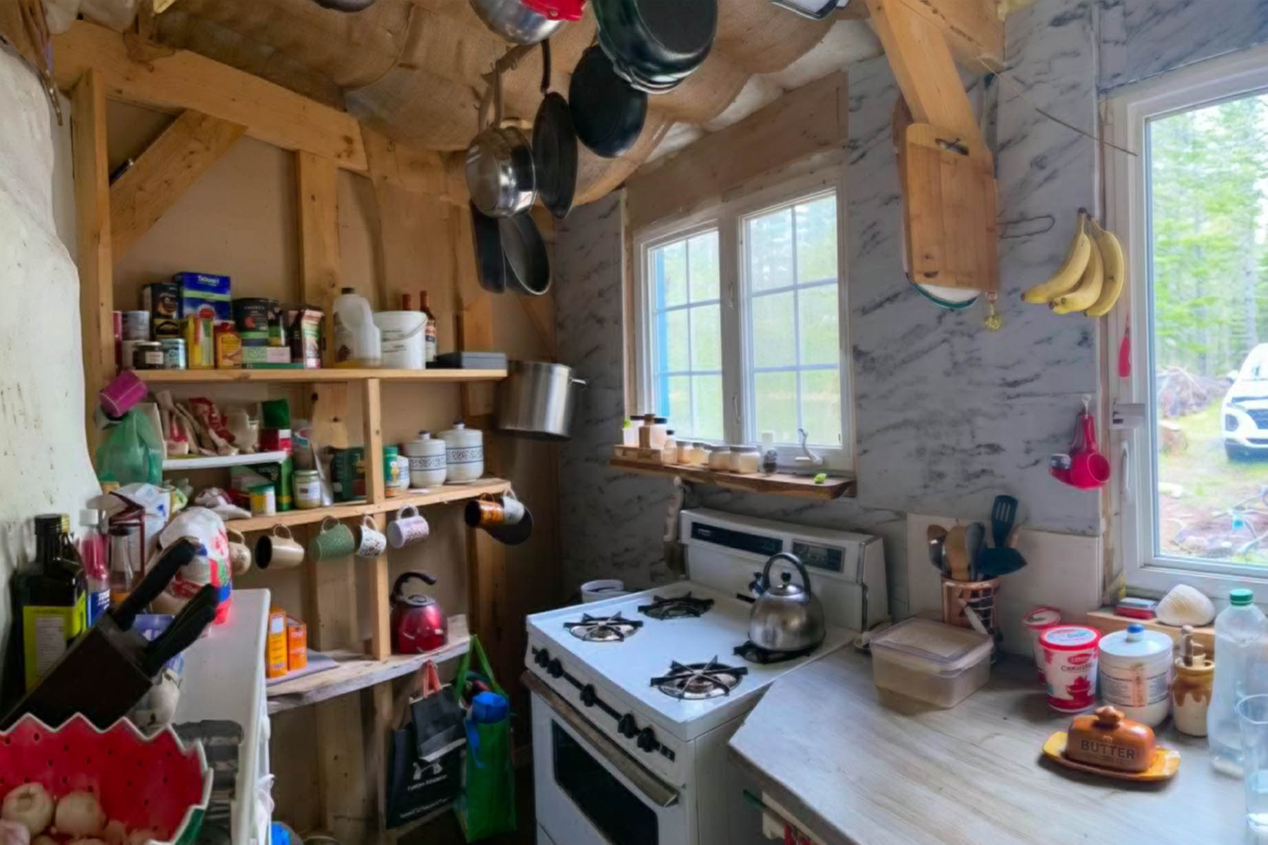 243-off-grid-99-879-587
