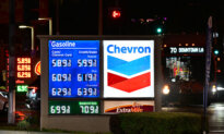 Oil Climbs on Middle East Supply Risks as US Tightens Pressure on Iran
