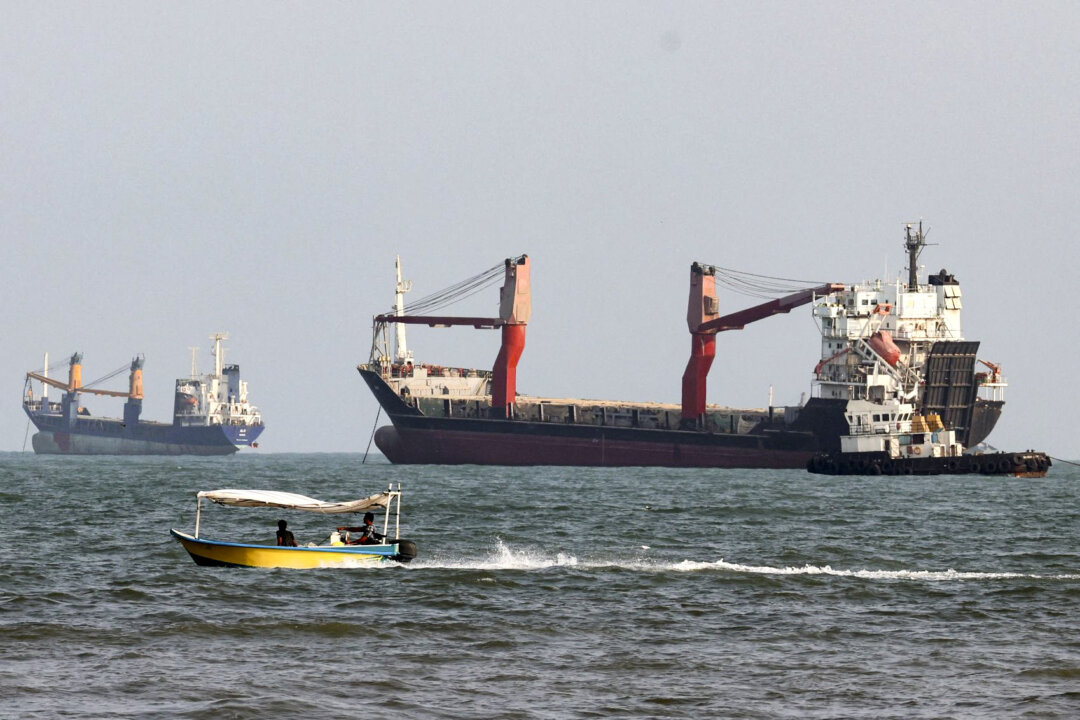 Iran Threatens to Fine, Confiscate Tankers in Strait of Hormuz Clampdown