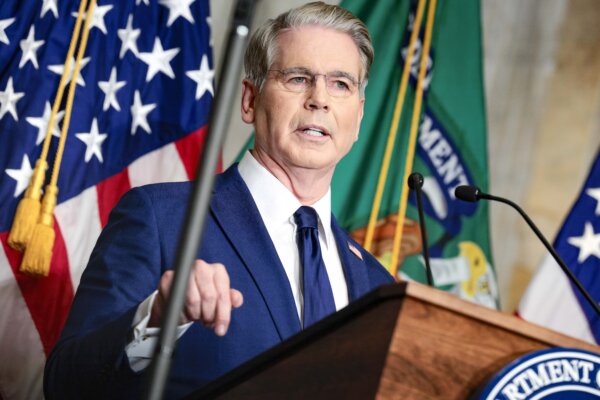 Treasury Launches Operation Economic Outcast; SCOTUS Clears Path for Vote-by-Mail Restrictions | NTD Good Morning (Aug. 25)