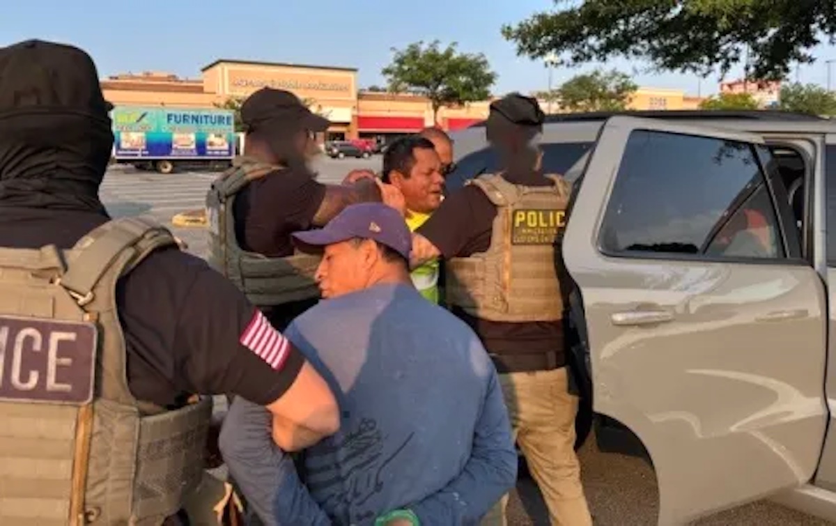 U.S. Immigration and Customs Enforcement officers make arrests during Operation Safe Community in Virginia and Maryland between Aug. 1 and Aug. 14, 2026. (Department of Homeland Security)