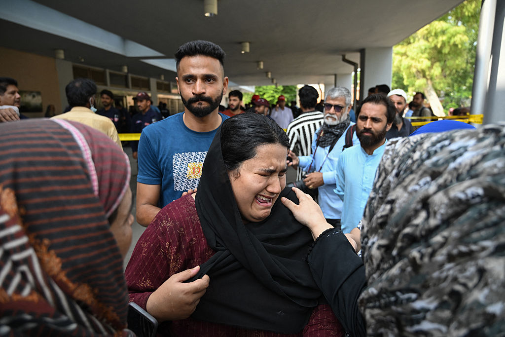 TOPSHOT-PAKISTAN-HOSPITAL-FIRE