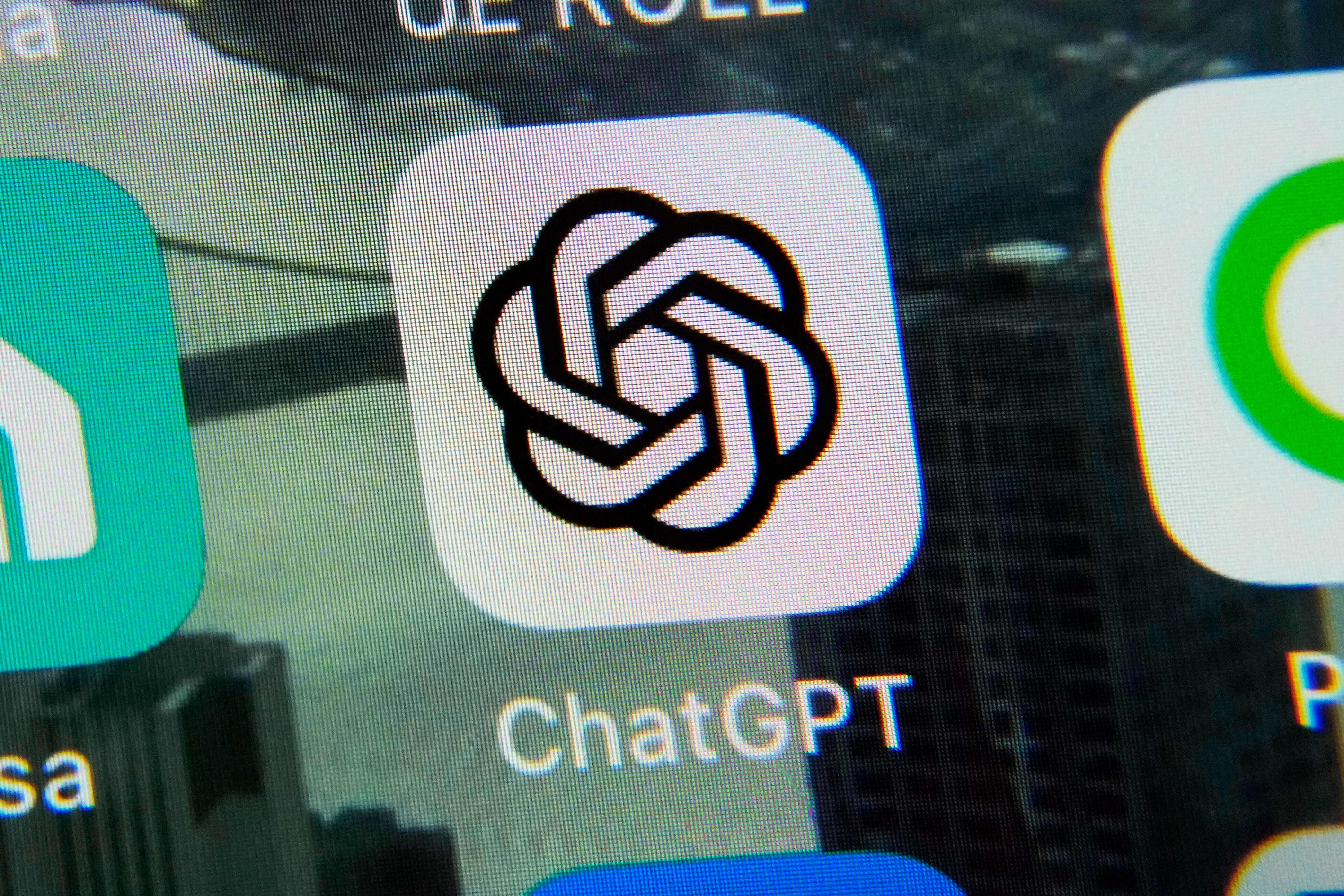 Приложение ChatGPT отображается на iPhone в Нью-Йорке 18 мая 2023 года. (Фото AP/Ричард Дрю)