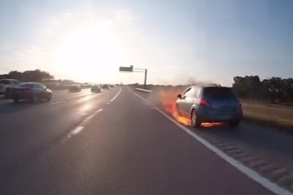 ‘Selfless Actions’: Texas Police Officer Pulls Driver From Burning Car on Highway, Receives Award