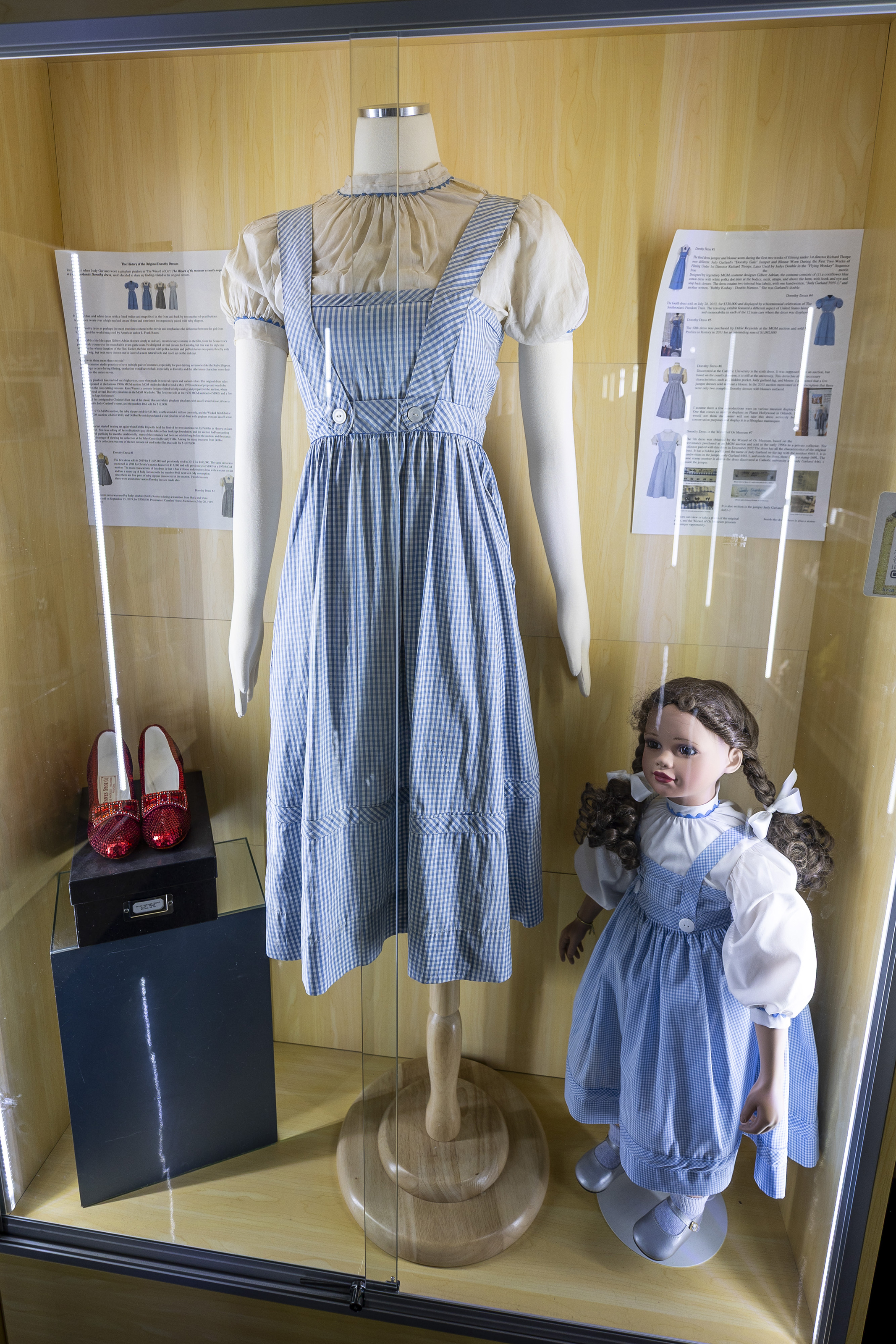 ENTER-MOVIE-WIZARD-OZ-MUSEUM-FILEPIC-5-OS