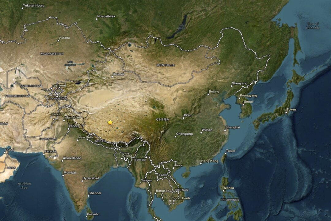 Magnitude 5 Earthquake Hits Tibet, Hundreds of Miles North of Himalayan Flood