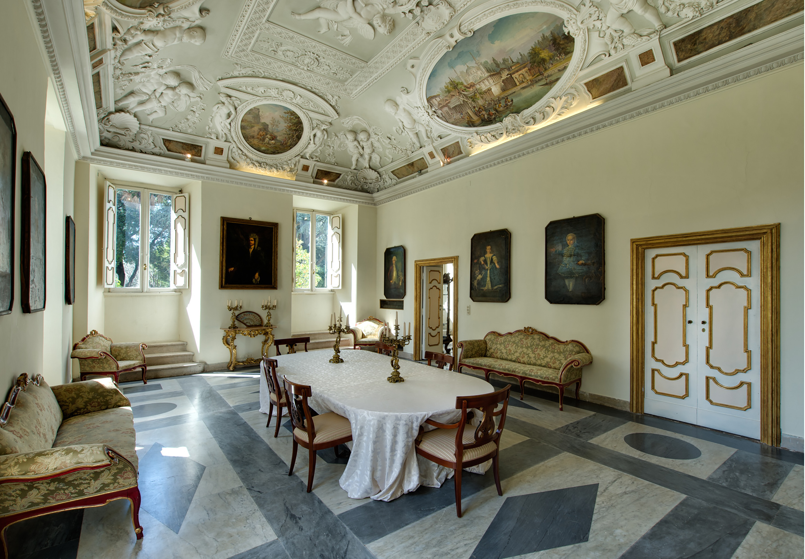 Villa Aurora