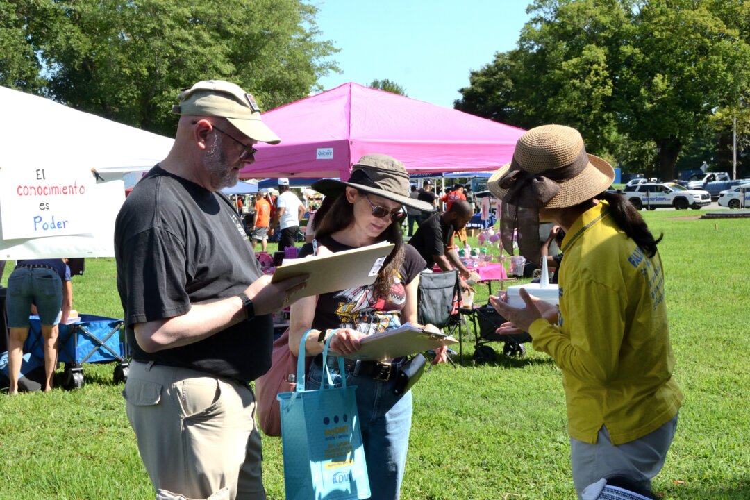 Delaware Festivalgoers Voice Outrage Over Forced Organ Harvesting in China