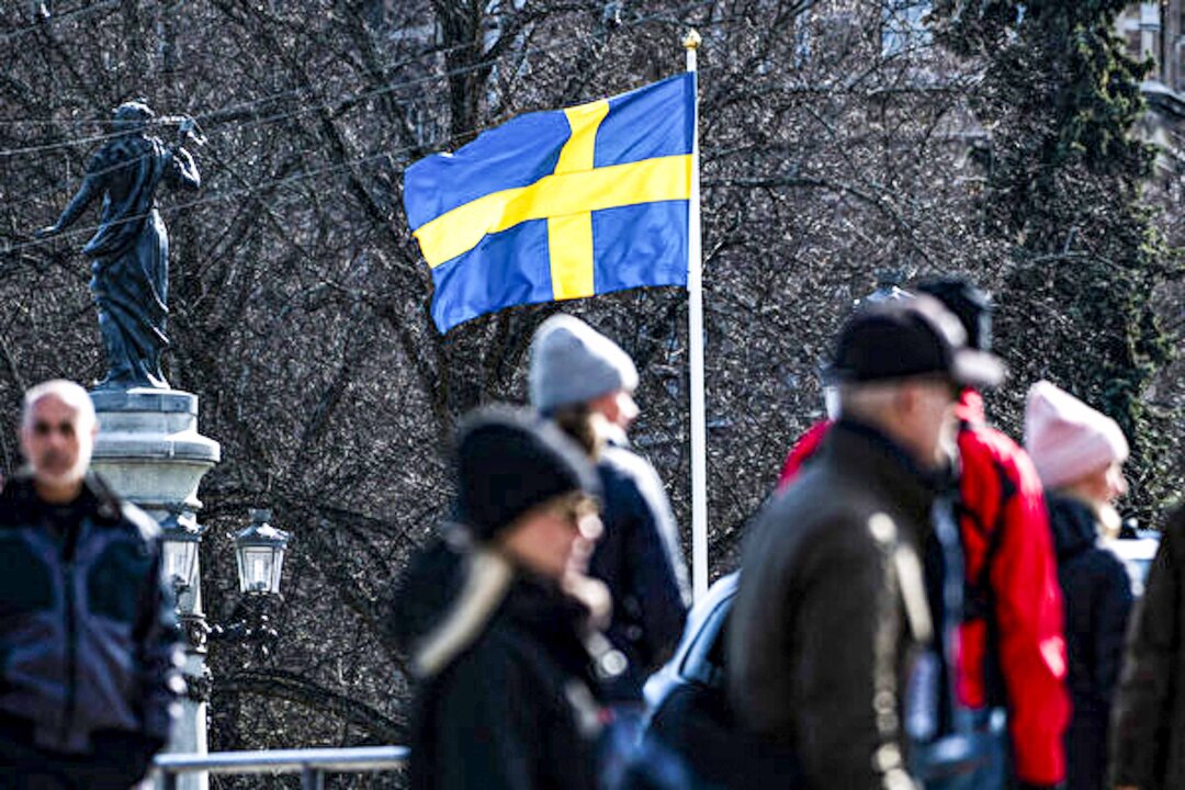 Sweden Signs Deal to Buy 4 Frigates From France, Deepen Defense Cooperation