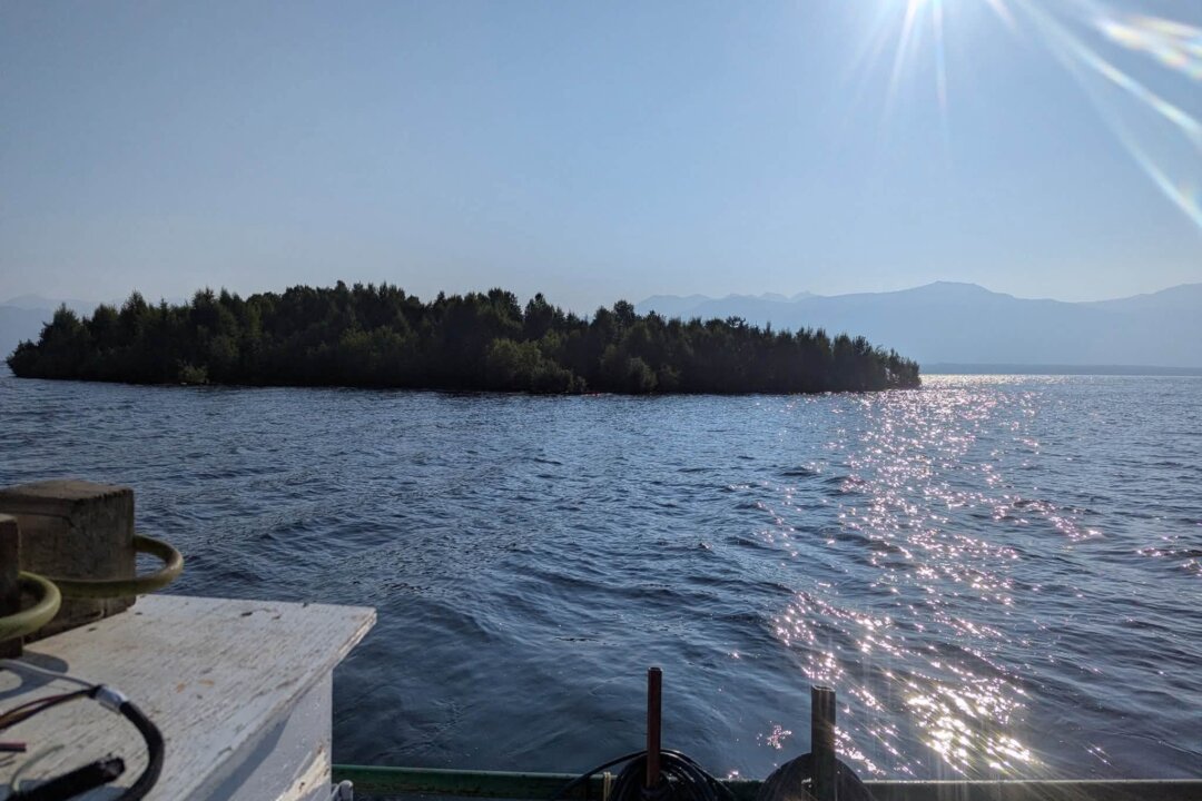 BC Boaters Warned to Avoid Mysterious Floating Island