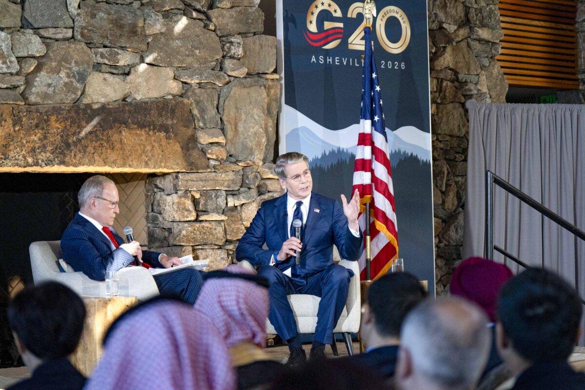 (L-R) Former director of the US National Economic Council Larry Kudlow and US Secretary of Treasury Scott Bessent speak during an event at the G20 Finance Ministers and Central Bank Governors' meeting in Asheville, North Carolina, on September 1, 2026. (Allison Joyce / AFP via Getty Images)