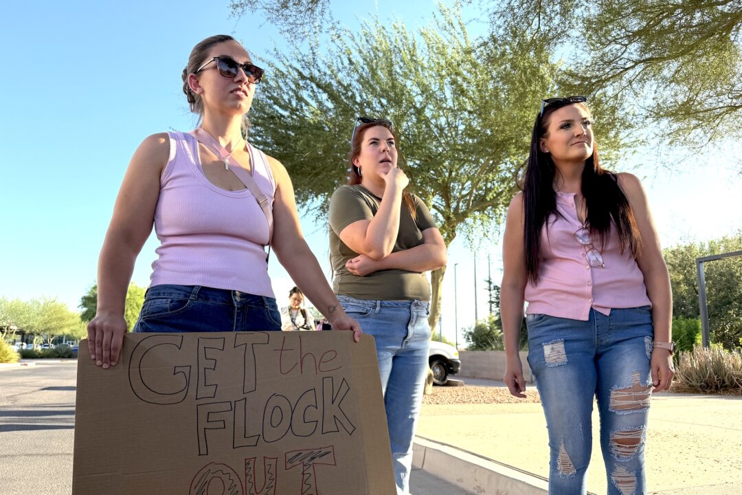 Arizona Community Opposes Flock Cameras Over Privacy Concerns