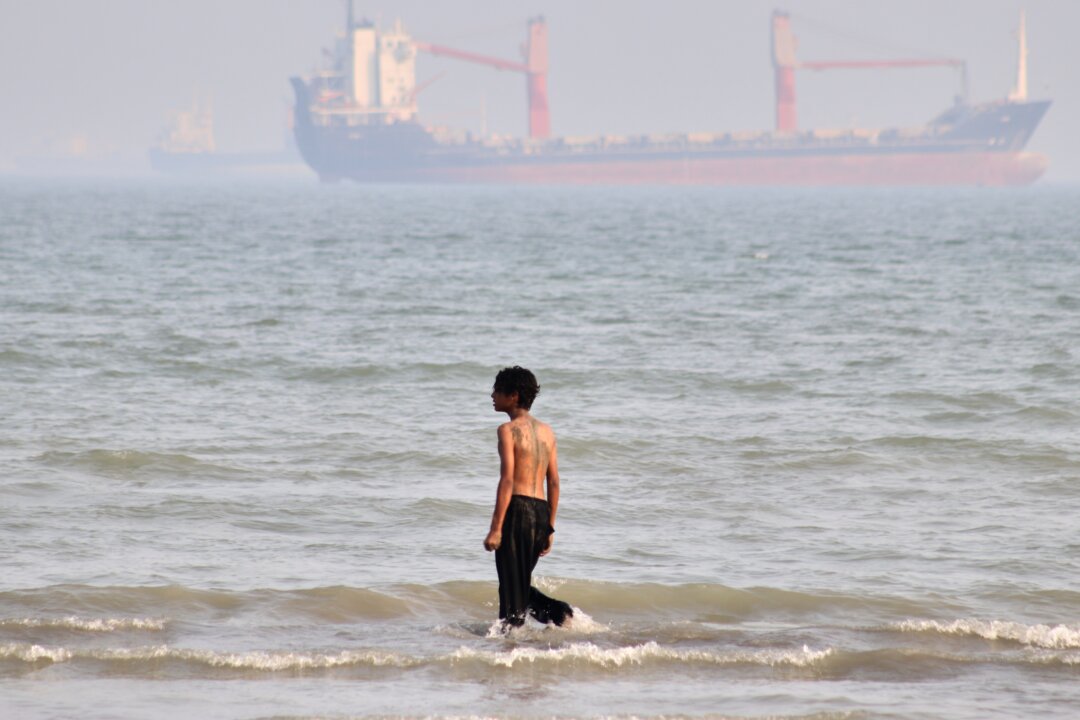 Iran Losing Its Grip Over the Strait of Hormuz, Analysts Say