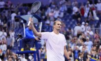 No. 1 Alexander Zverev Wins in 5 Sets, Coco Gauff Starts Her Quest for Second US Open Title