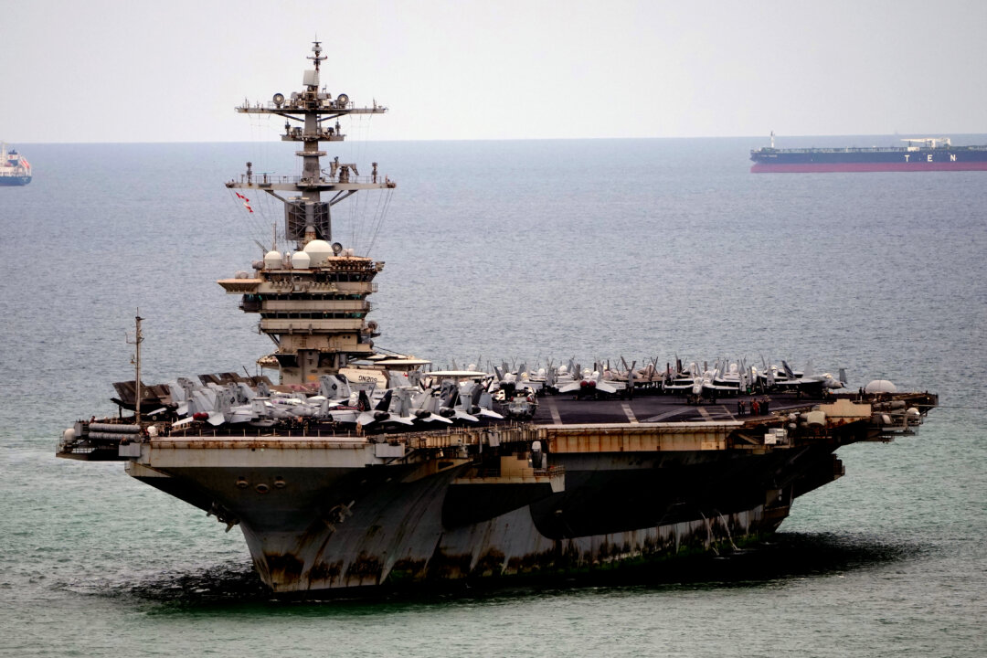 USS Abraham Lincoln Arrives in Thailand After 286 Days at Sea