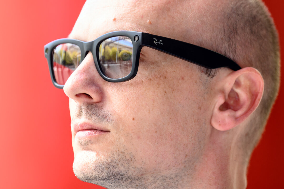 Smart Glasses Could Become a Powerful Tool for Extremists, Researcher Warns