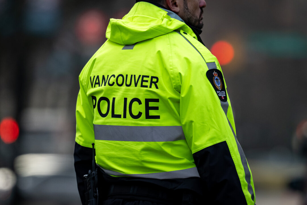 Vancouver Police Arrest Woman, Search for 2 Other Suspects After 3 Stranger Attacks on Same Day