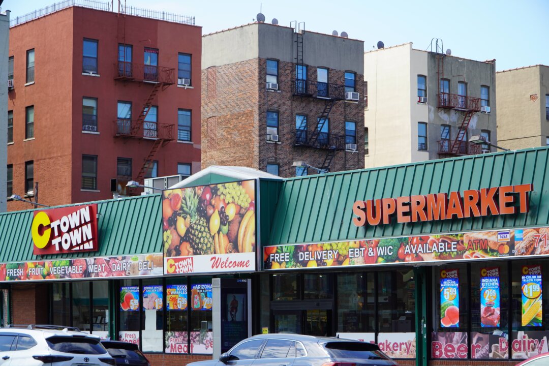 New York Will Open City-Run Supermarket Down the Street; Grocer Says He Can’t Compete