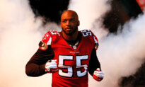 Falcons Legends John Abraham, Bill Fralic to Be Inducted Into Team’s Ring of Honor