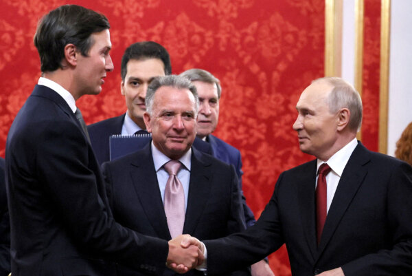Russia Says Peace Talks With US Envoys ‘Highly Useful’