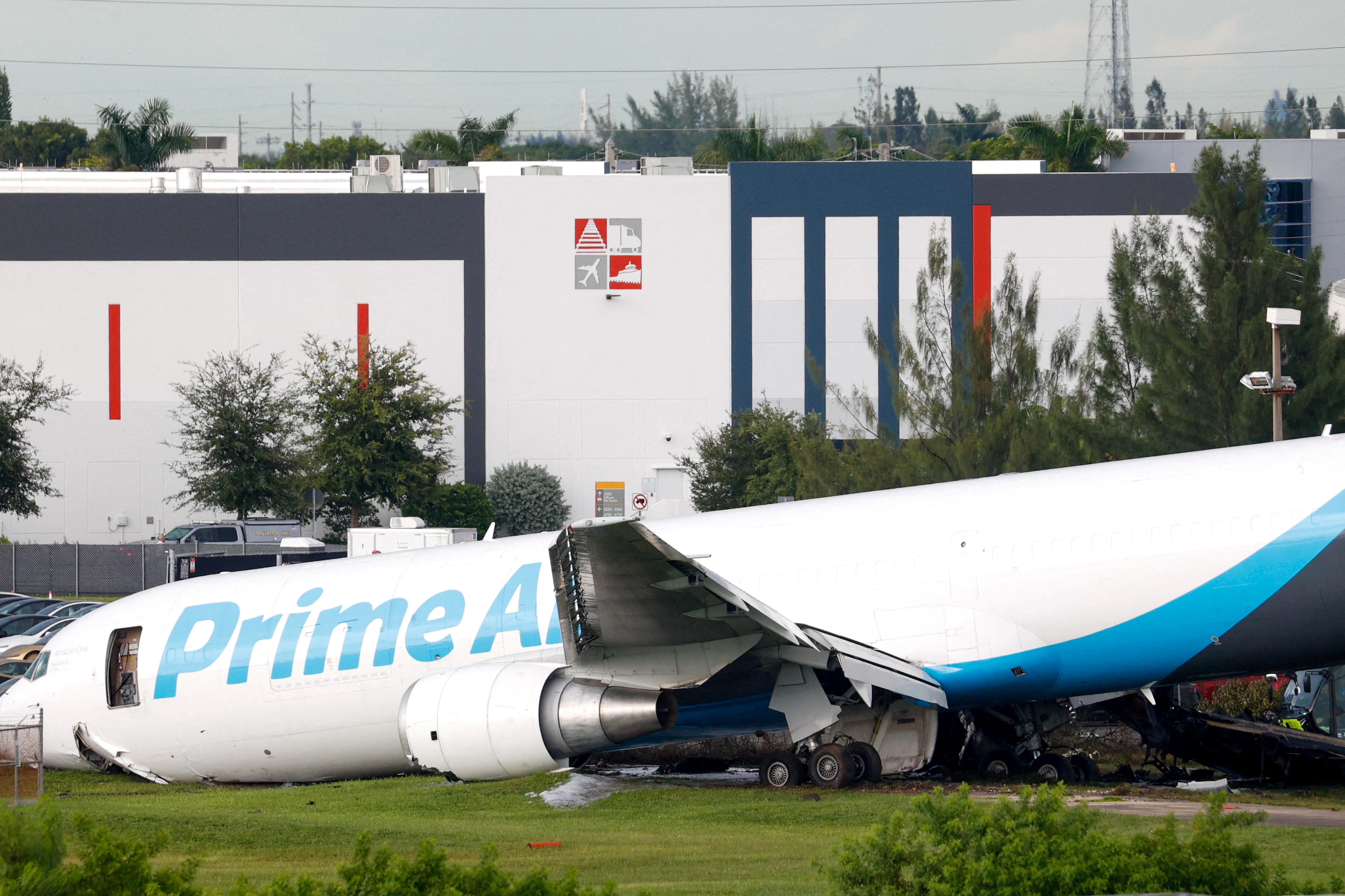 LIVE NOW: NTSB Holds Press Conference on Plane Crash at Miami Airport