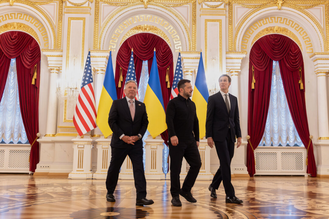 US Envoys Hope for New Round of Ukraine-Russia Peace Talks After Meeting With Putin, Zelenskyy