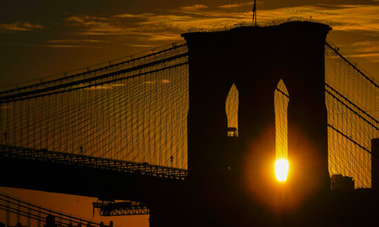Knife-Wielding Man on Brooklyn Bridge Cables Fatally Shot After Ignoring Orders to Drop Weapon
